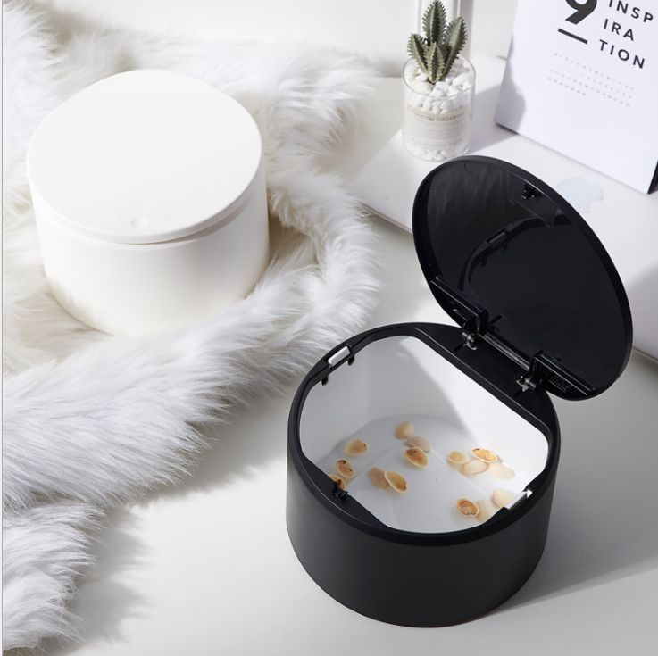 Creative plastic trash can