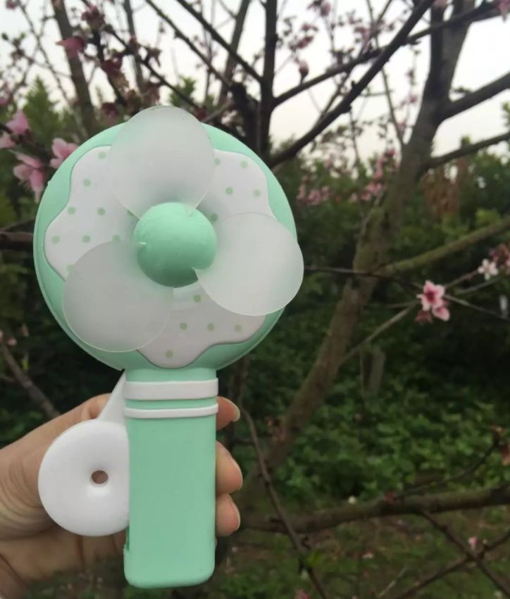 卡通学生掌上风扇