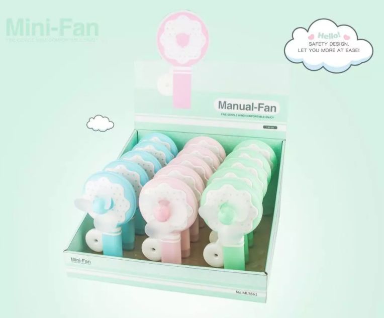 学生掌上风扇白底实物图