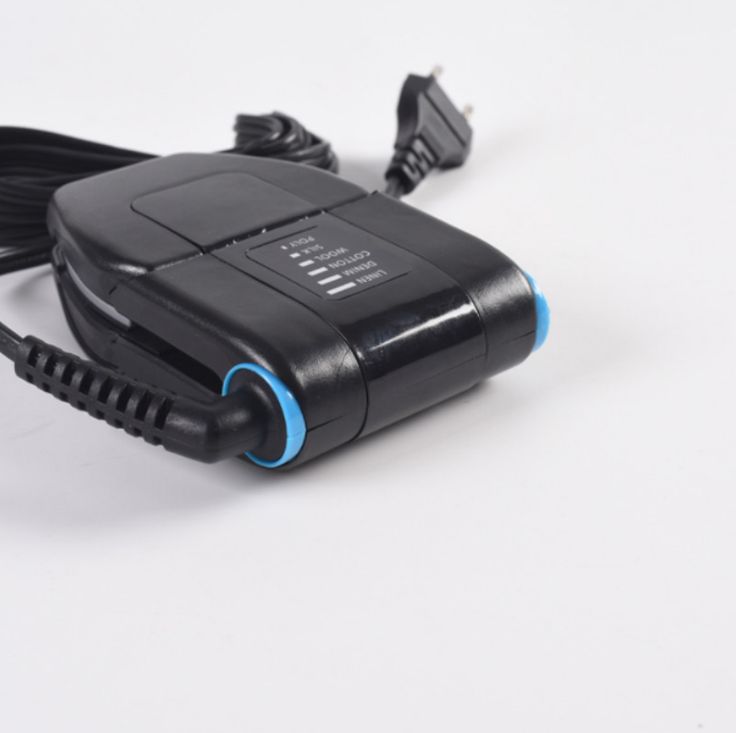 新款便携式旅行折叠迷你电熨斗