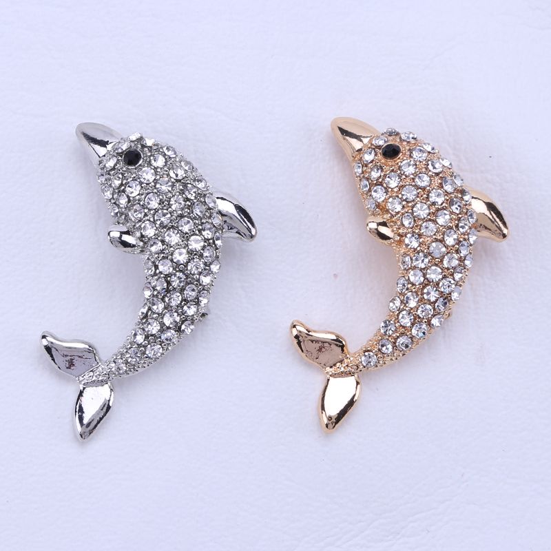 Factory direct sales, popular in foreign trade, high-end and elegant water diamond dolphin collar, anti-exposure, fixed clothing, silk scarf, sweater, cardigan with brooch Specification image