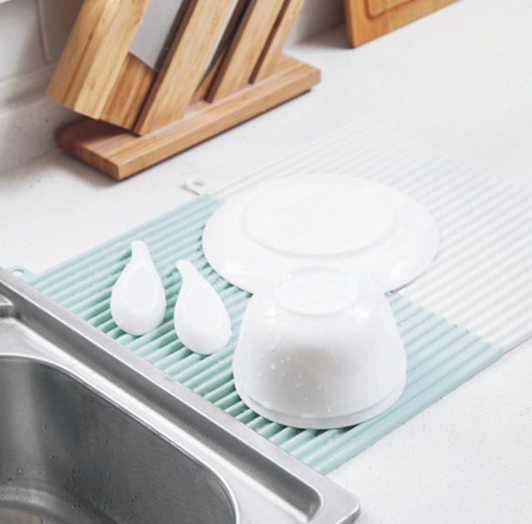 Heat-insulating table mat, heat-insulating table mat, water-draining mat Application Scenario