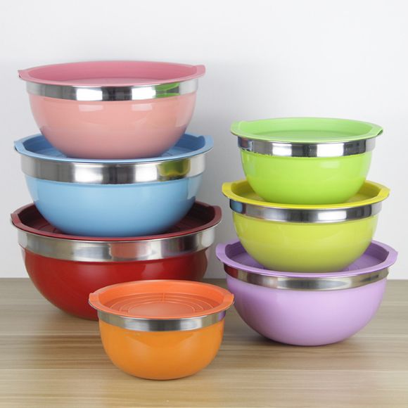 A set of 5 mixing bowls