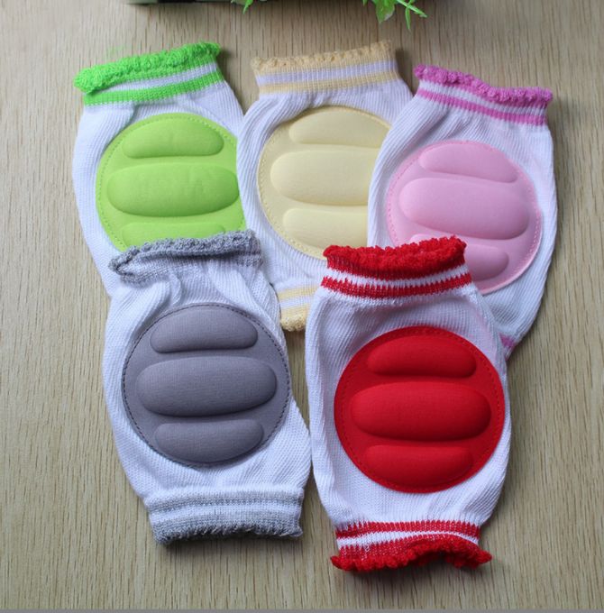 Baby walker knee pads to prevent falls and bumps Application Scenario