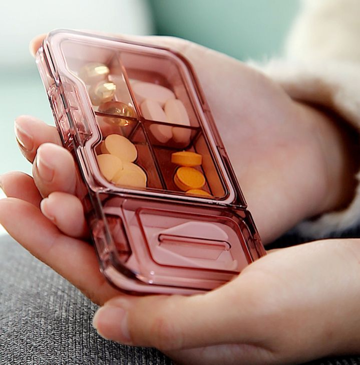 A portable and small mini medicine clipper for home use details Picture