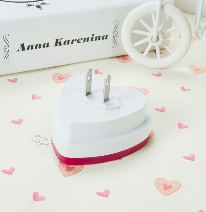Light-controlled led creative plug-in energy saving bedroom hallway night light Item Picture