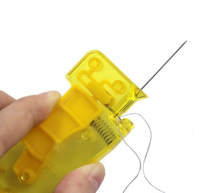 Yellow threading tool with spring, threading tool, threading tool, needle recognition tool, threading tool Specification image