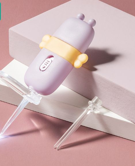 Glowing ear scoop for children