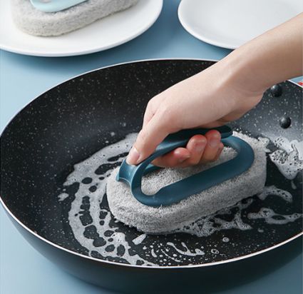 Kitchen dishwashing brush