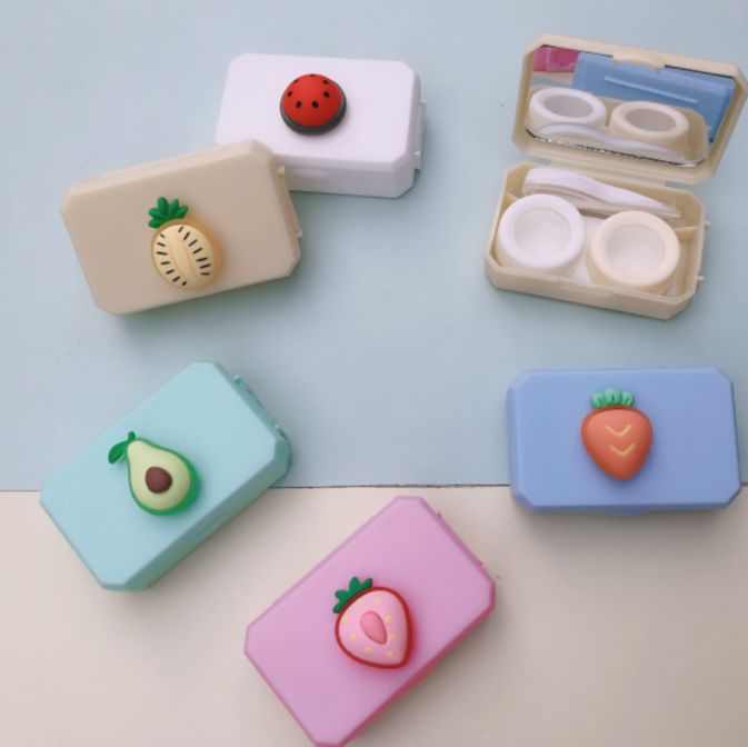 Portable cartoon resin patch contact lens case, a cute new style of beauty contact box for Instagram girls