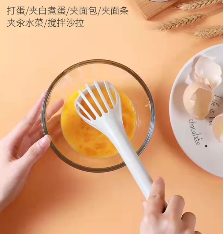 厨房手动打蛋器白底实物图