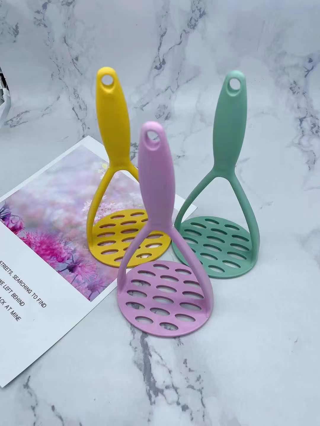 Creative kitchen supplies poi crusher