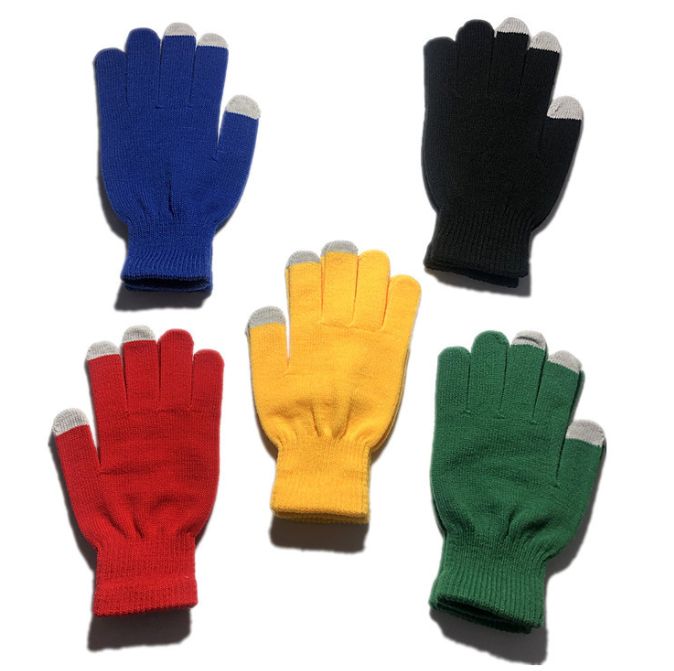 Three-fingered touchscreen gloves Application Scenario
