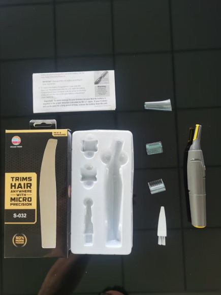 A handheld razor trimmer details Picture