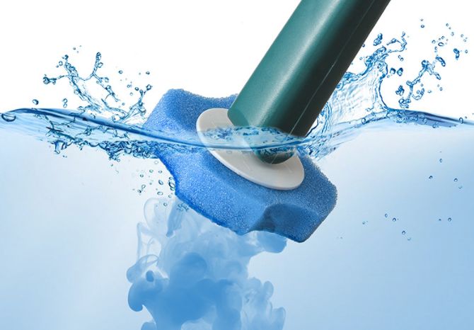 撞色可抛式马桶刷产品图