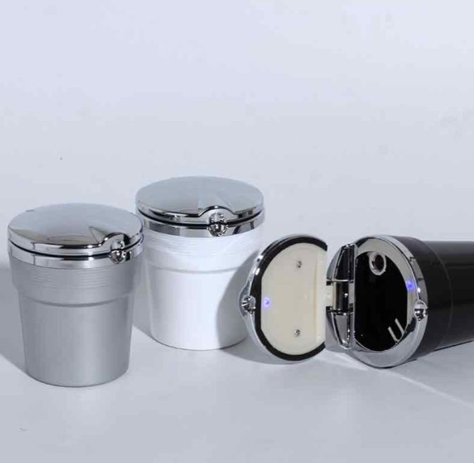 车用烟灰缸外贸专供产品图