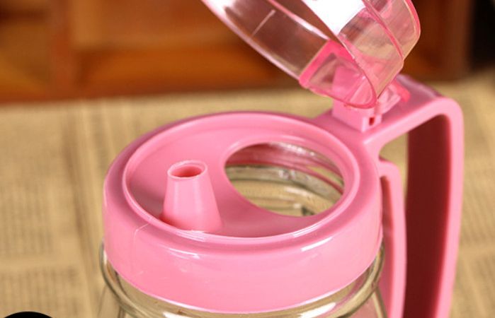 玻璃油壶白底实物图