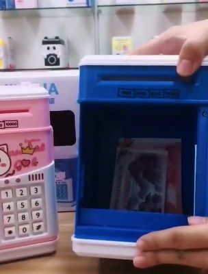 Creative battery plastic piggy bank for export Application Scenario