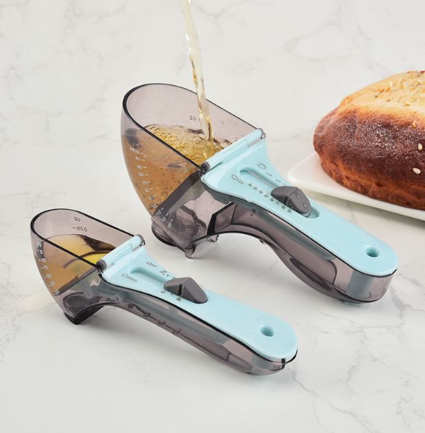 A set of 2 baking tool seasoning spoons