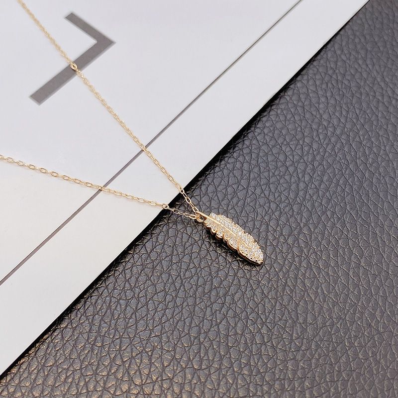 Micro-encrusted zircon pendant short collarbone chain Fashion personality exquisite choker