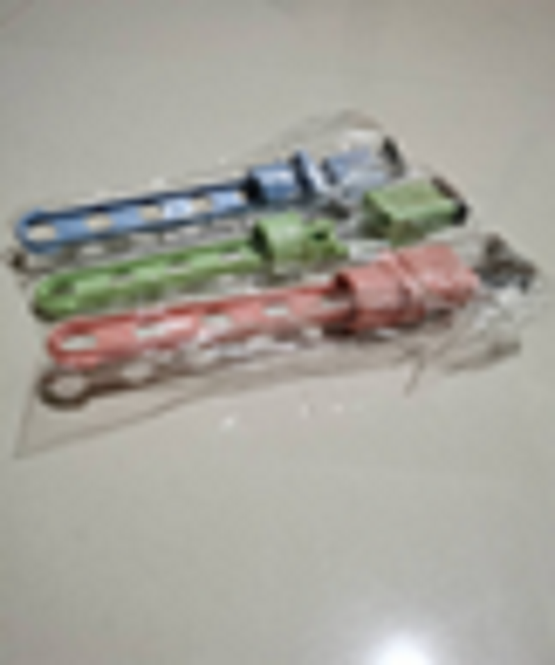 Travel hangers (ABC) in 3 colors pic 1