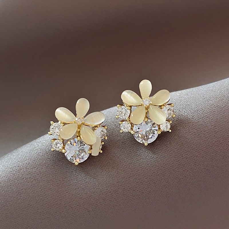 Earring Woman new cat-eye floral accessory Earring Niche design High sense earring Cool earring popular fashion earring