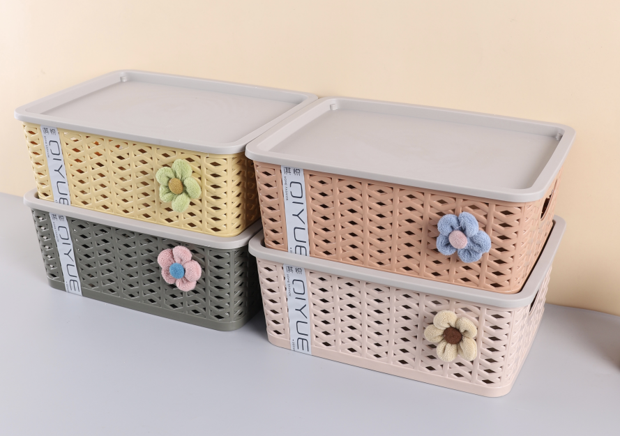 Plastic Storage Basket Fabric Flowers With Lid details Picture