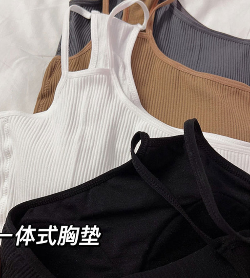 A off-the-shoulder mini halter top for women to wear as a summer base layer, with a beautiful back and sleeveless, sexy and unique, spicy knitted top Item Picture