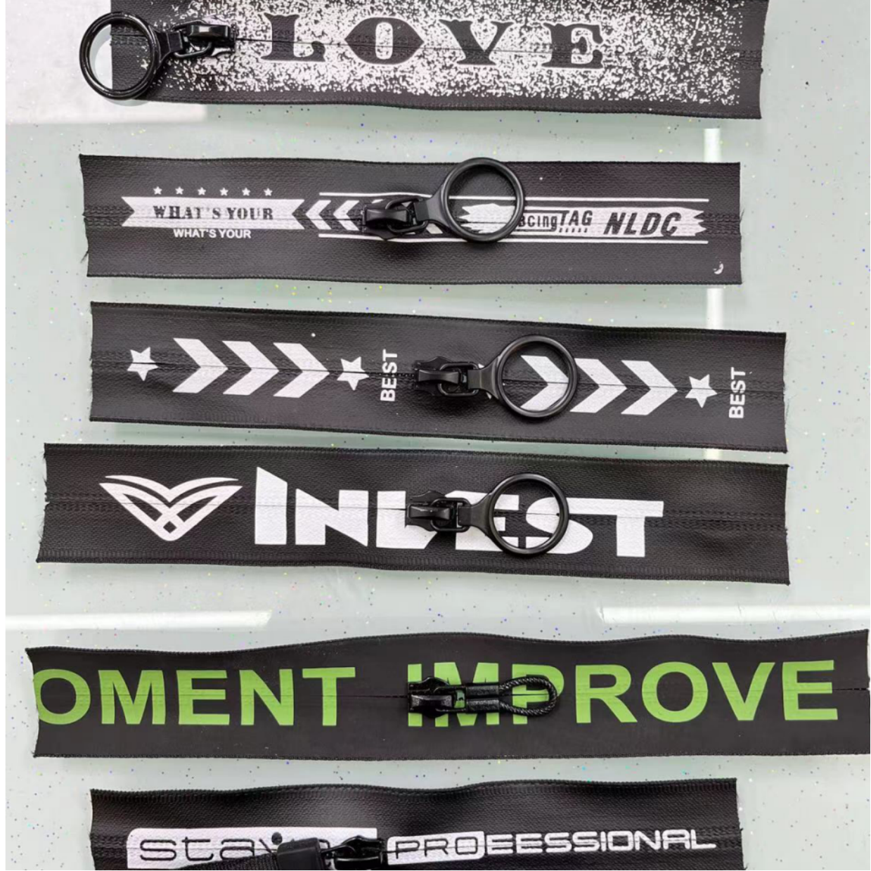 Nylon waterproof zipper printing, English, Chinese printing inverted wear leather woven head steel wire first class bags, clothes and jackets thumbnail