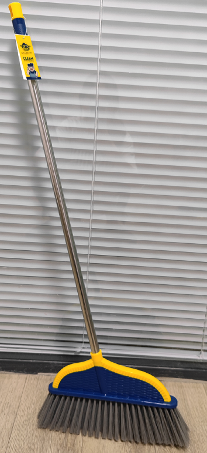 Roc fan broom 837