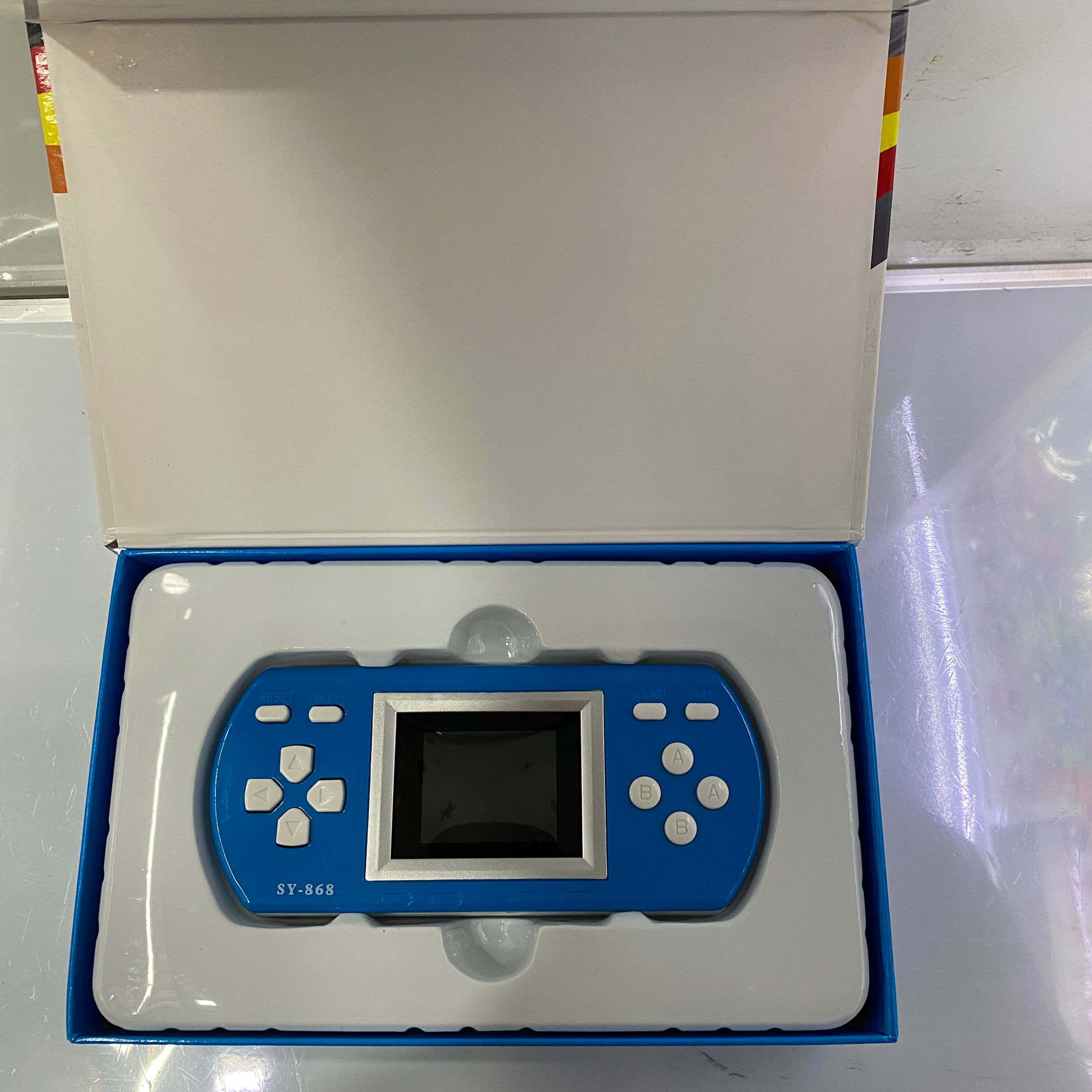 掌上游戏机实物图