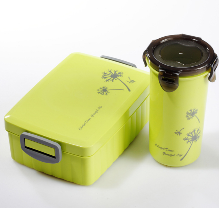 Plastic bento box