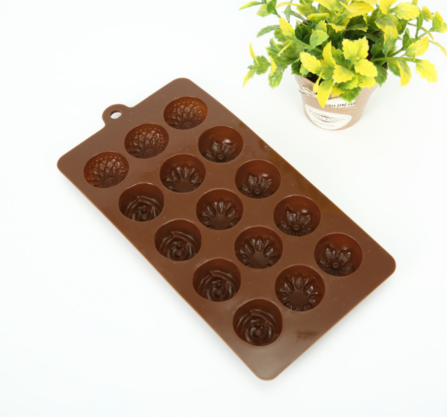 Creative 15 chocolate cake molds with 4 different flower shapes details Picture