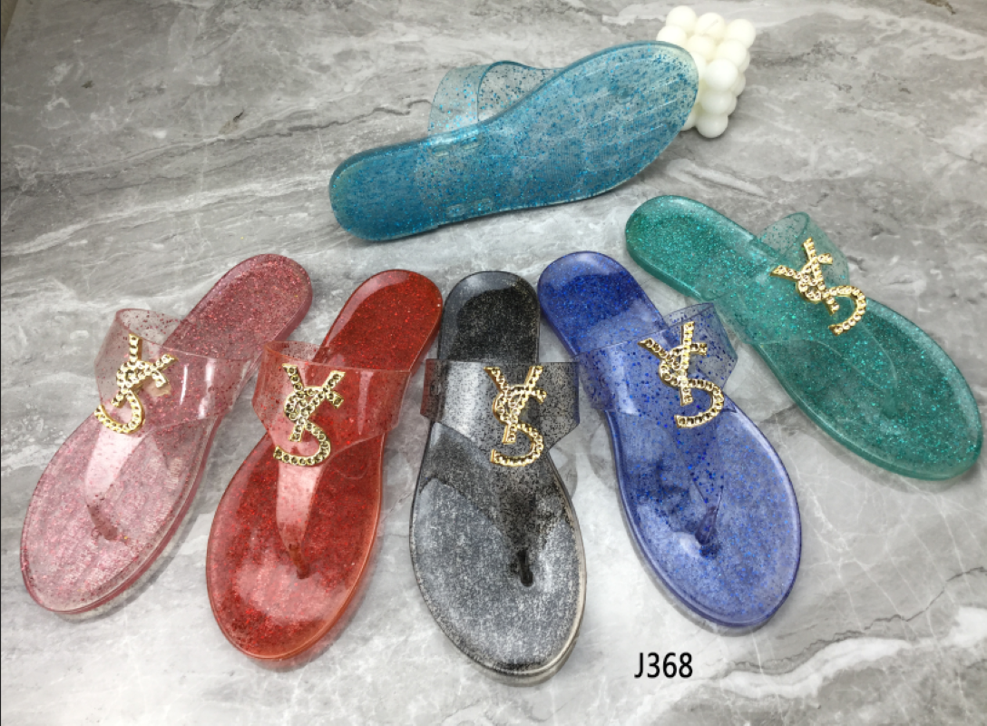 New slippers Ladies summer flip-flops PVC flat bottom export to Europe and the United States cross-border jelly cold slippers Crystal slippers clamp cold slippers