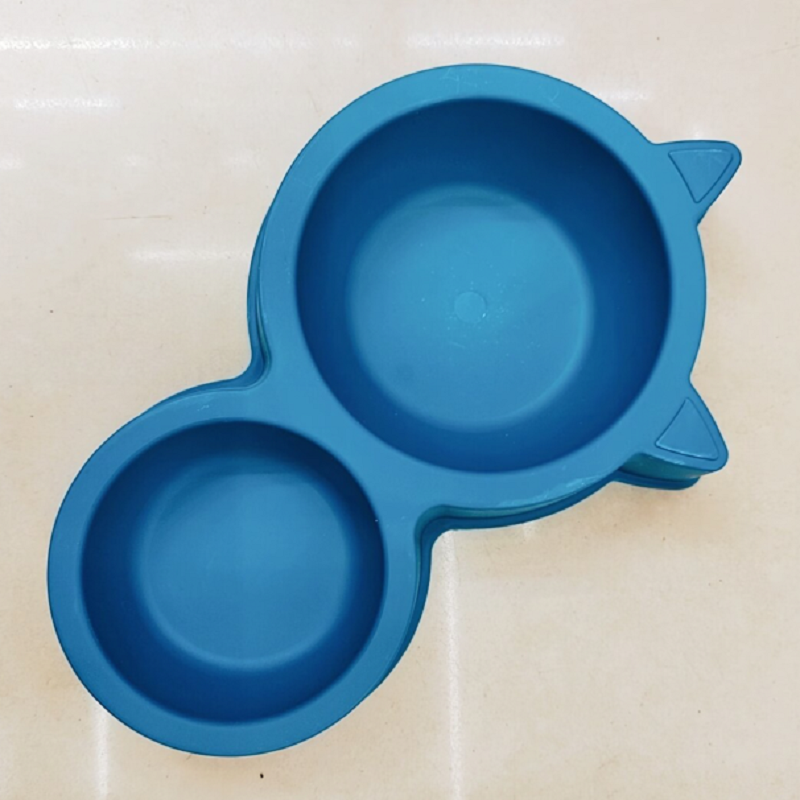 Pet food set cat dog feeding basin cat shaped double bowl Application Scenario