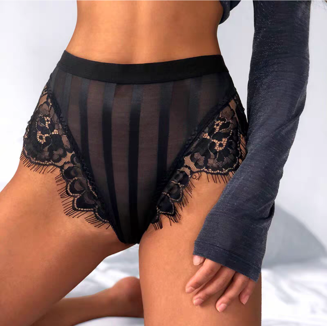 The Mystery of the Magic Box: European and American INS sexy peachy buttocks, high waist, fan-shaped eyelashes, lace trim, half T pants, thongs pic 2
