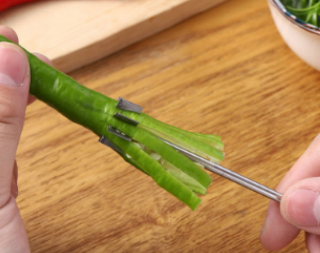 Plum onion knife Vietnamese kitchen restaurant water spinach shape water spinach scraping tool
