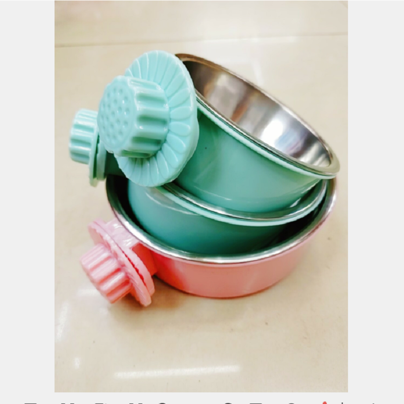 Large hanging stainless steel pet feeding basin Application Scenario