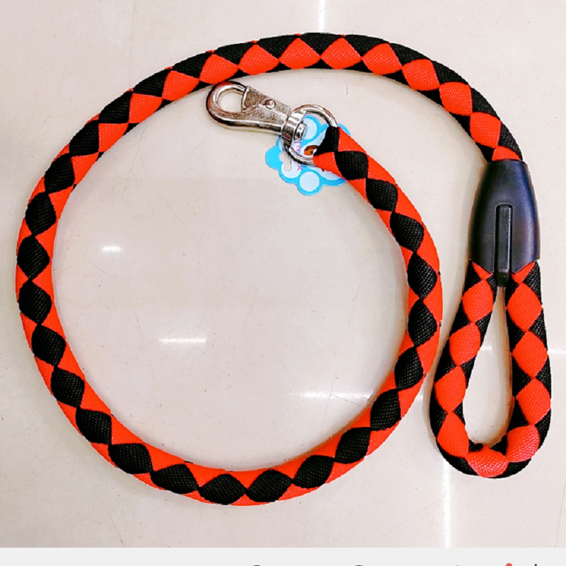The pet leash has a diameter of 2.5cm and is woven with 4 bull hooks. It is suitable for leading large pets pic 1