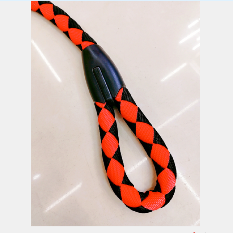 The pet leash has a diameter of 2.5cm and is woven with 4 bull hooks. It is suitable for leading large pets pic 2