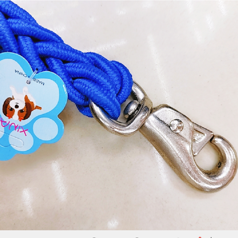The pet leash has a diameter of 3.0CM and is a medium to large-sized eight-strand twisted pet leash. It comes in two colors: black and blue Application Scenario