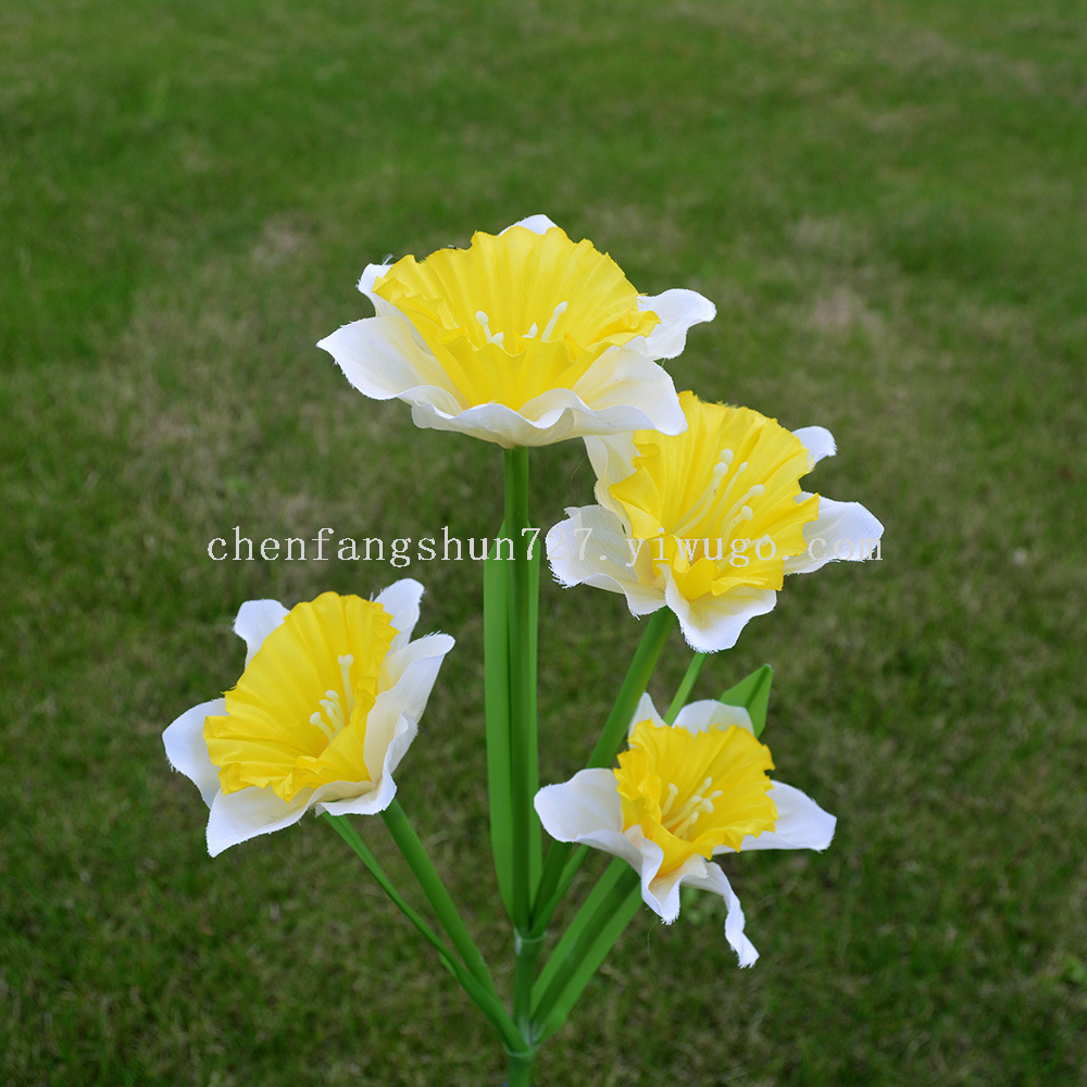New outdoor courtyard garden decorative simulation flower LED ground insert light, lawn ground insert light, solar narcissus flower light Specification image