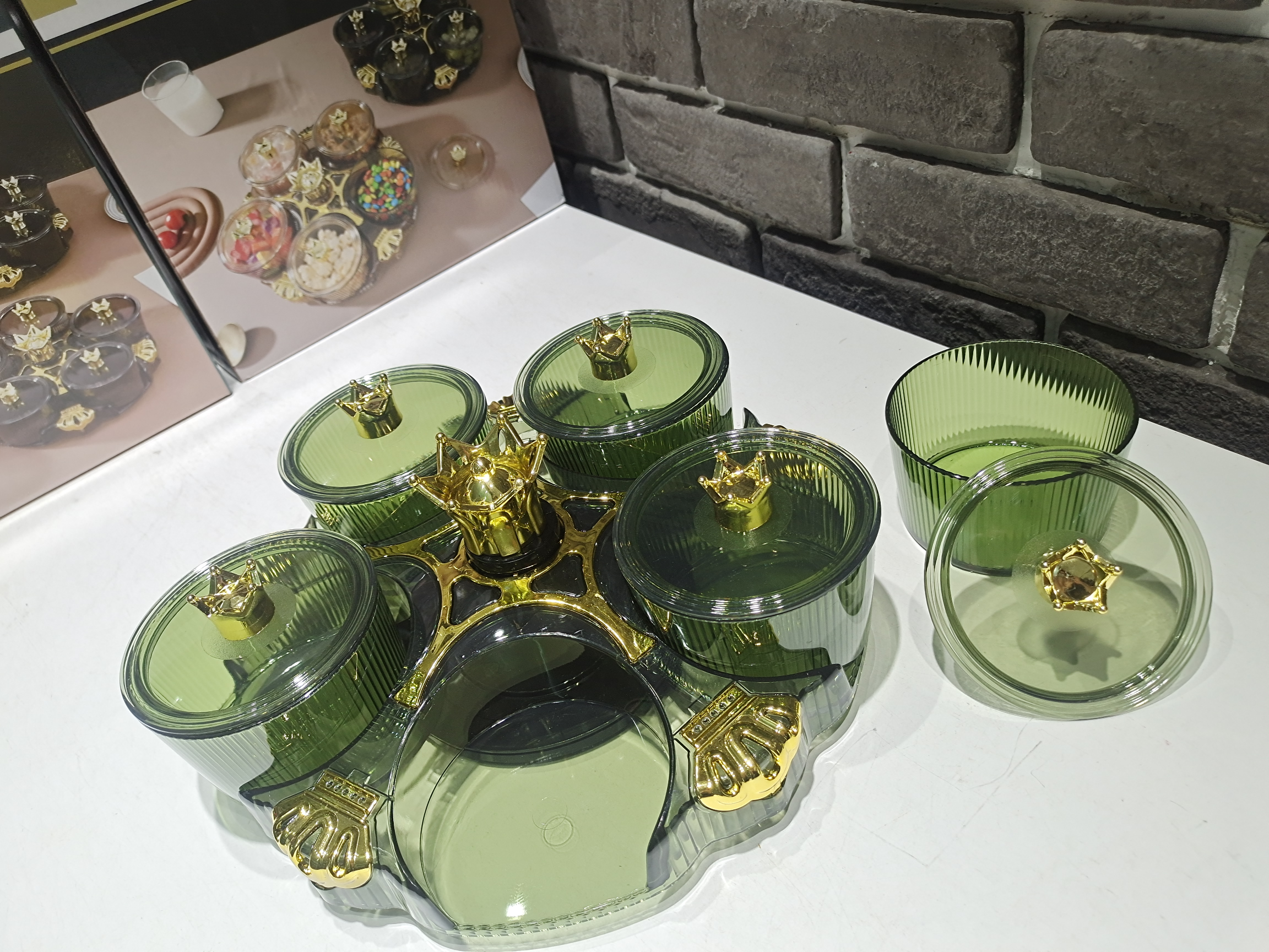 Acrylic Five-Cell Rotating Dried Fruit Box Snack Tray Application Scenario