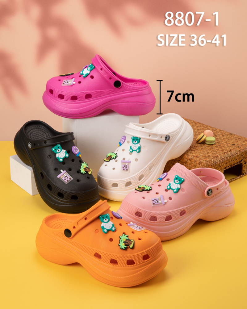 New style of clog shoes for women, high heels with a feeling of stepping on poop, flip-flops for outerwear, and fashionable beach shoes custom-made by the factory details Picture