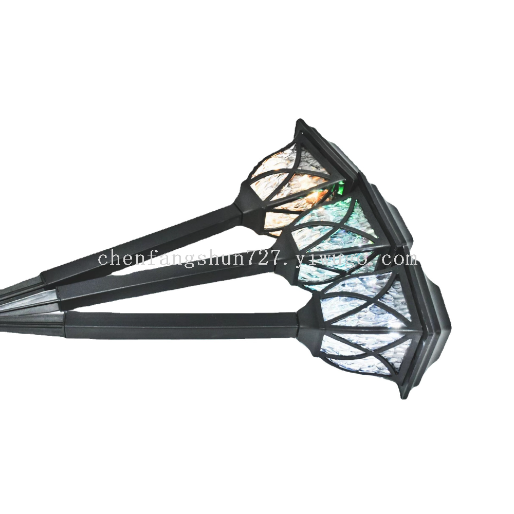 Solar retro grid lamps, lawn lamps, solar lamps, landscape decorative garden lamps, waterproof outdoor Chinese-style lamps Application Scenario