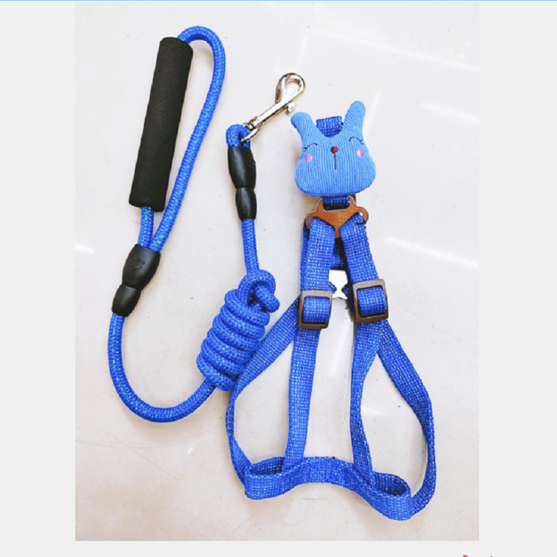 The pet leash has a diameter of 0.6cm, featuring a colorful cotton silk cartoon bow accessory. It is a pet leash with a chest and back strap for cats and dogs Item Picture