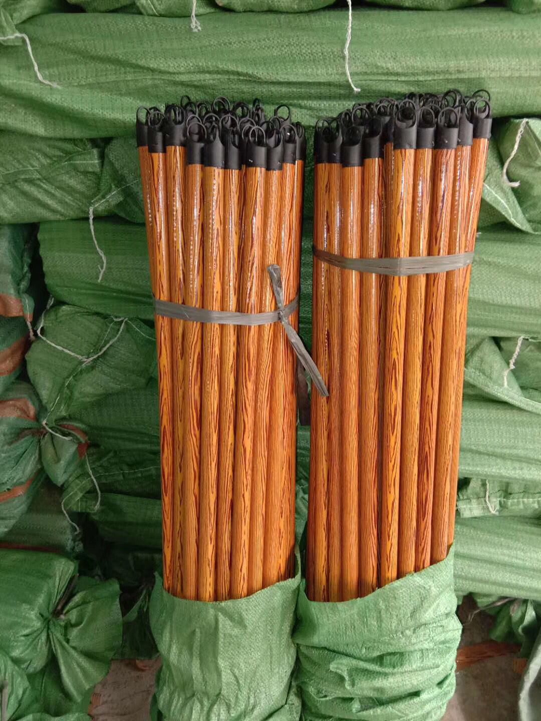 厂家直销拖把杆扫把杆木杆1.2米包塑木纹杆花膜杆PVC包胶杆塑料杆原木杆油漆杆详情3