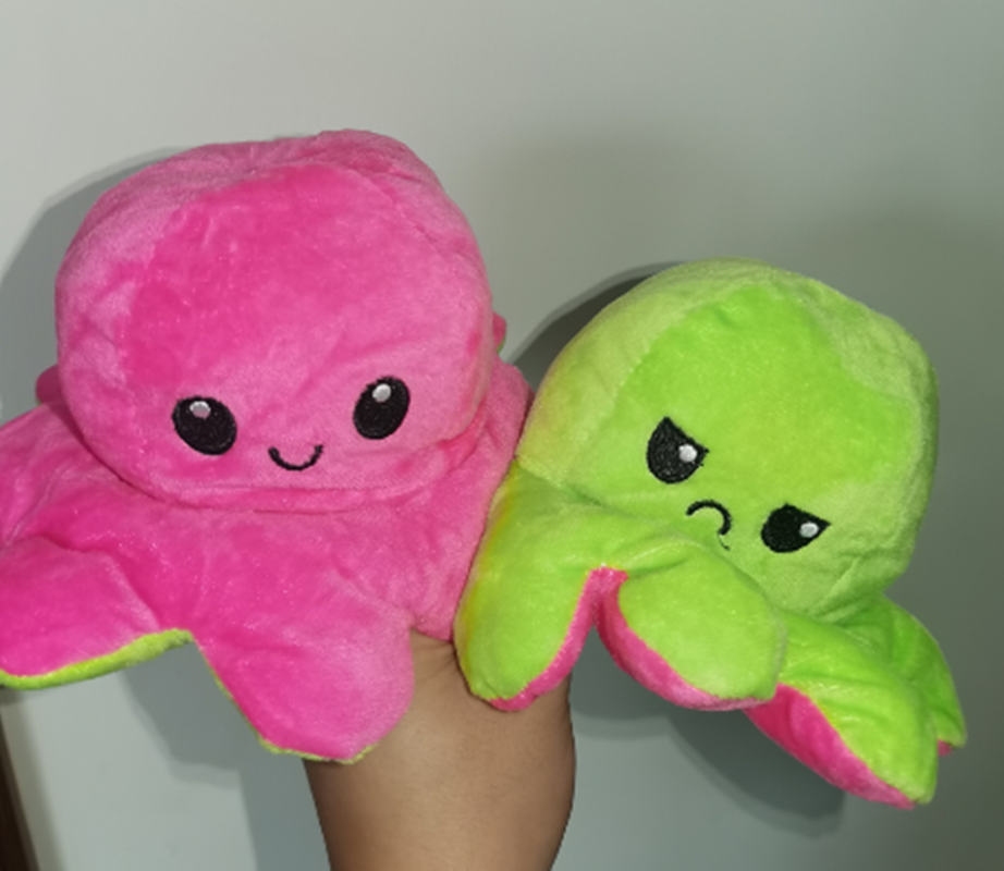 Flip octopus doll, double-sided octopus figurine, face-changing, angry, happy, flip doll, pillow, plush toy gift Application Scenario