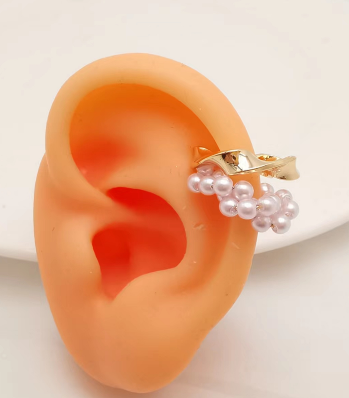 Ear clip 34 thumbnail