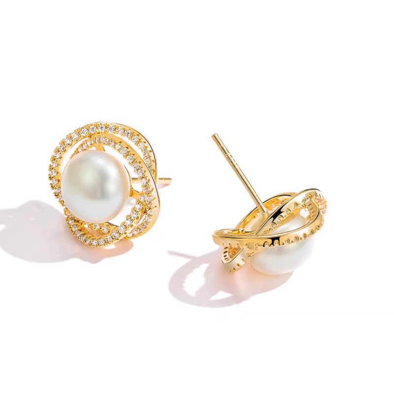 Dong Qing's new 2023 bestseller, natural freshwater pearl stud earrings, pure silver earrings, a niche design for women with a sense of sophistication detail image 3